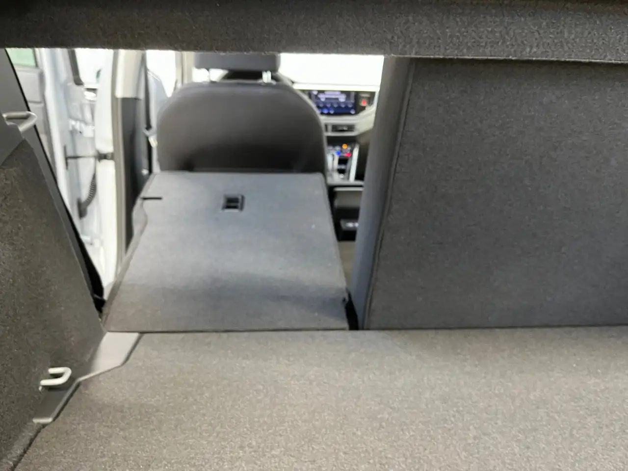 Volkswagen Polo VI 16