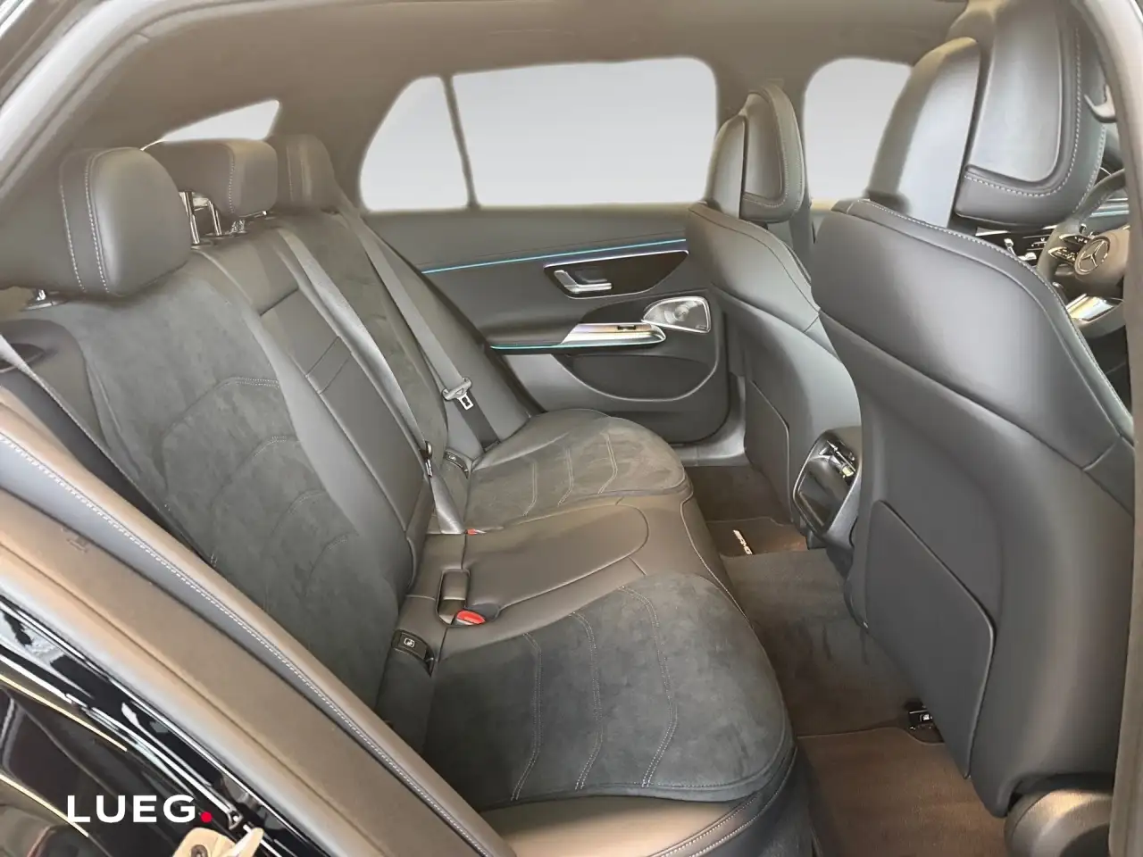 Mercedes-Benz E 220 13