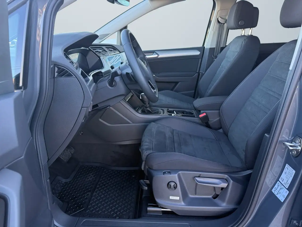 Volkswagen Touran 7