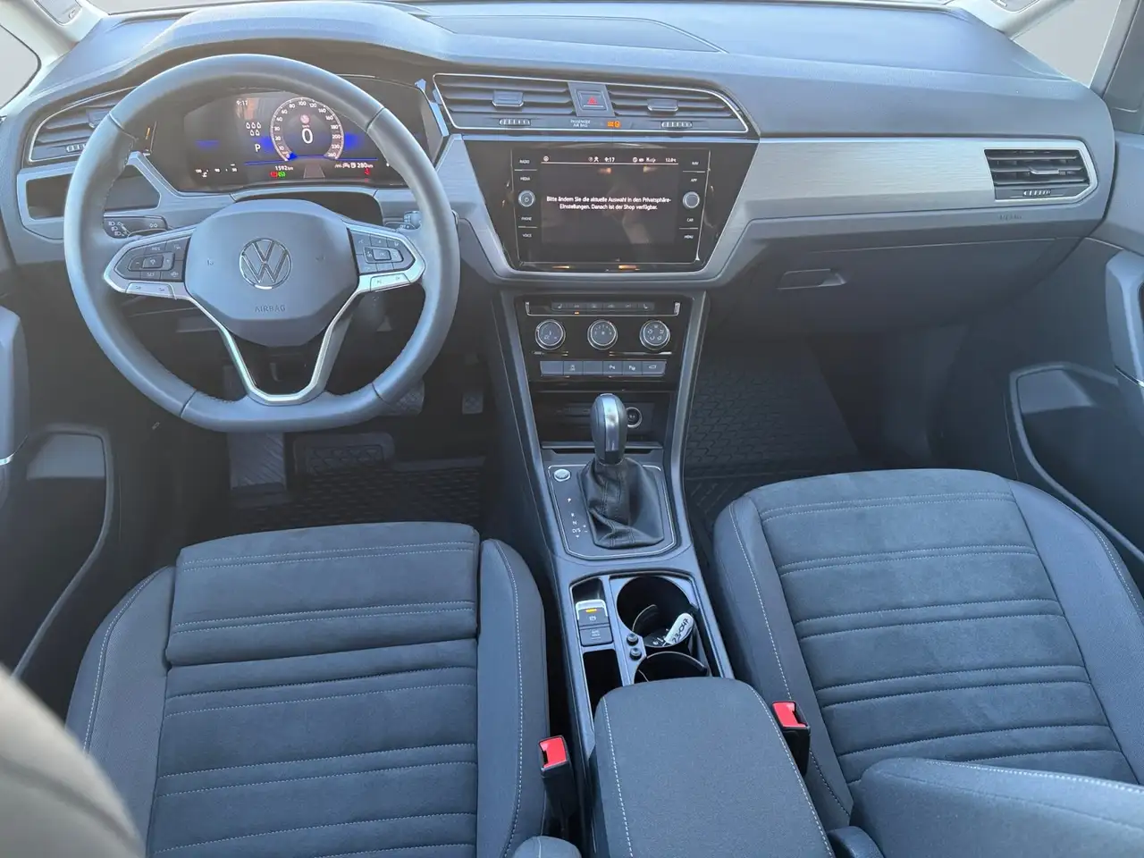 Volkswagen Touran 8