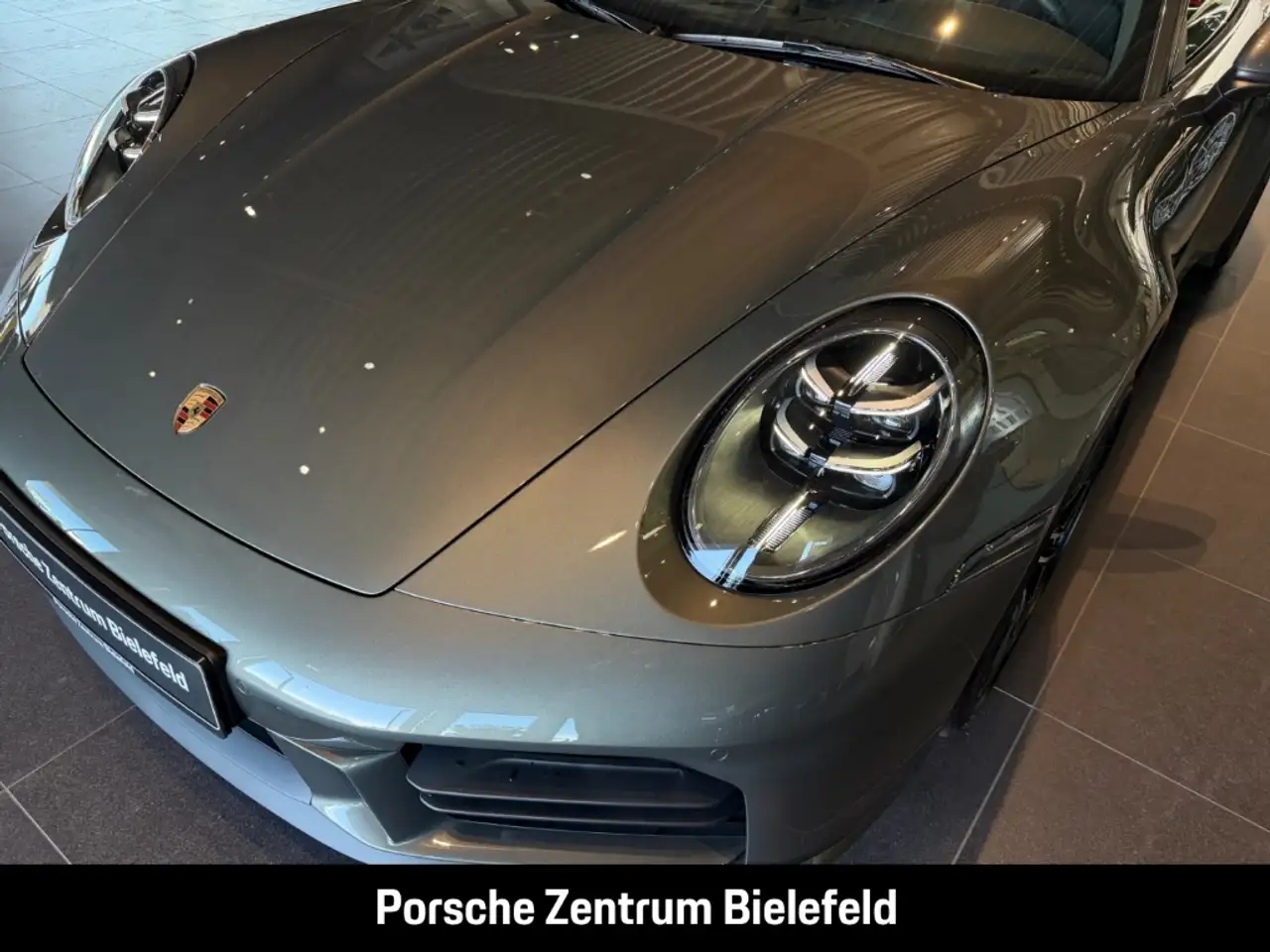 Porsche 992 911 10