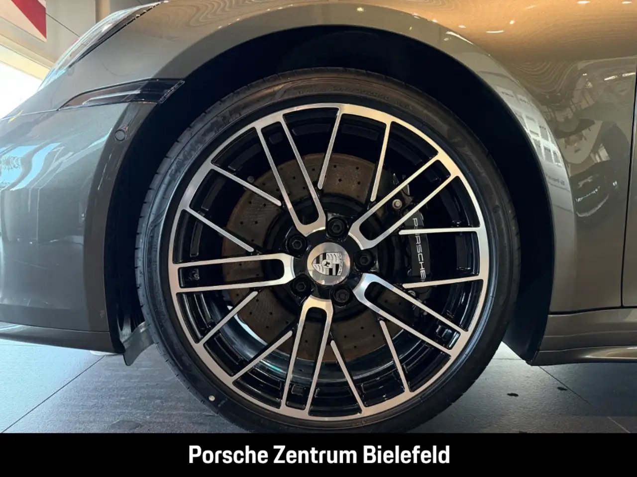 Porsche 992 911 11