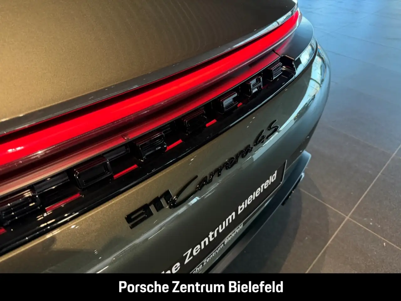 Porsche 992 911 14