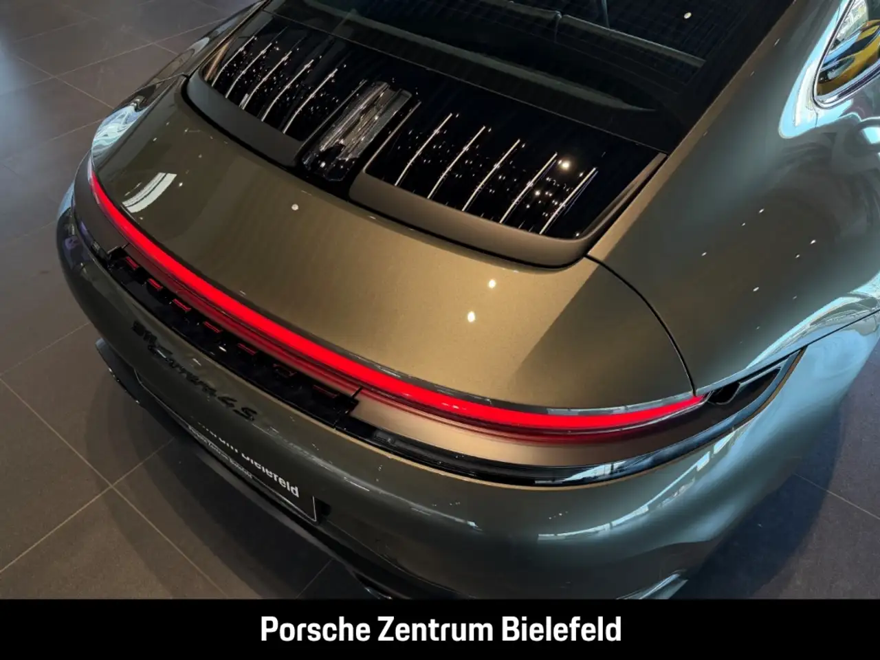 Porsche 992 911 15