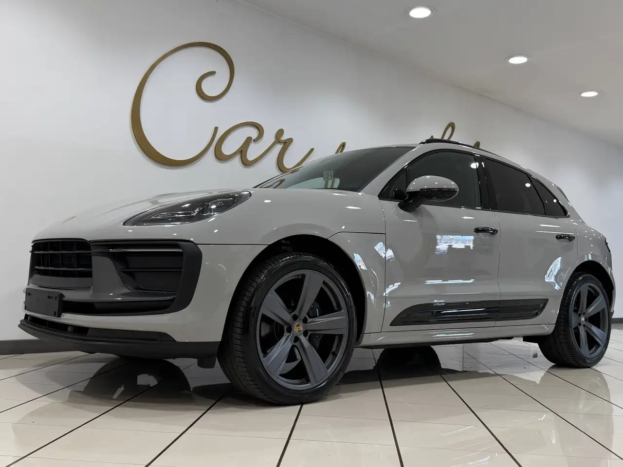 Porsche Macan III 6