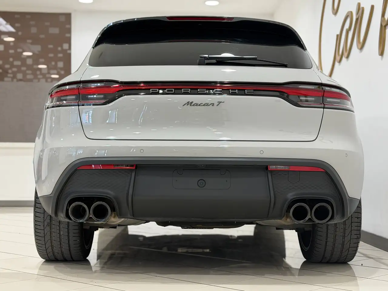 Porsche Macan III 7