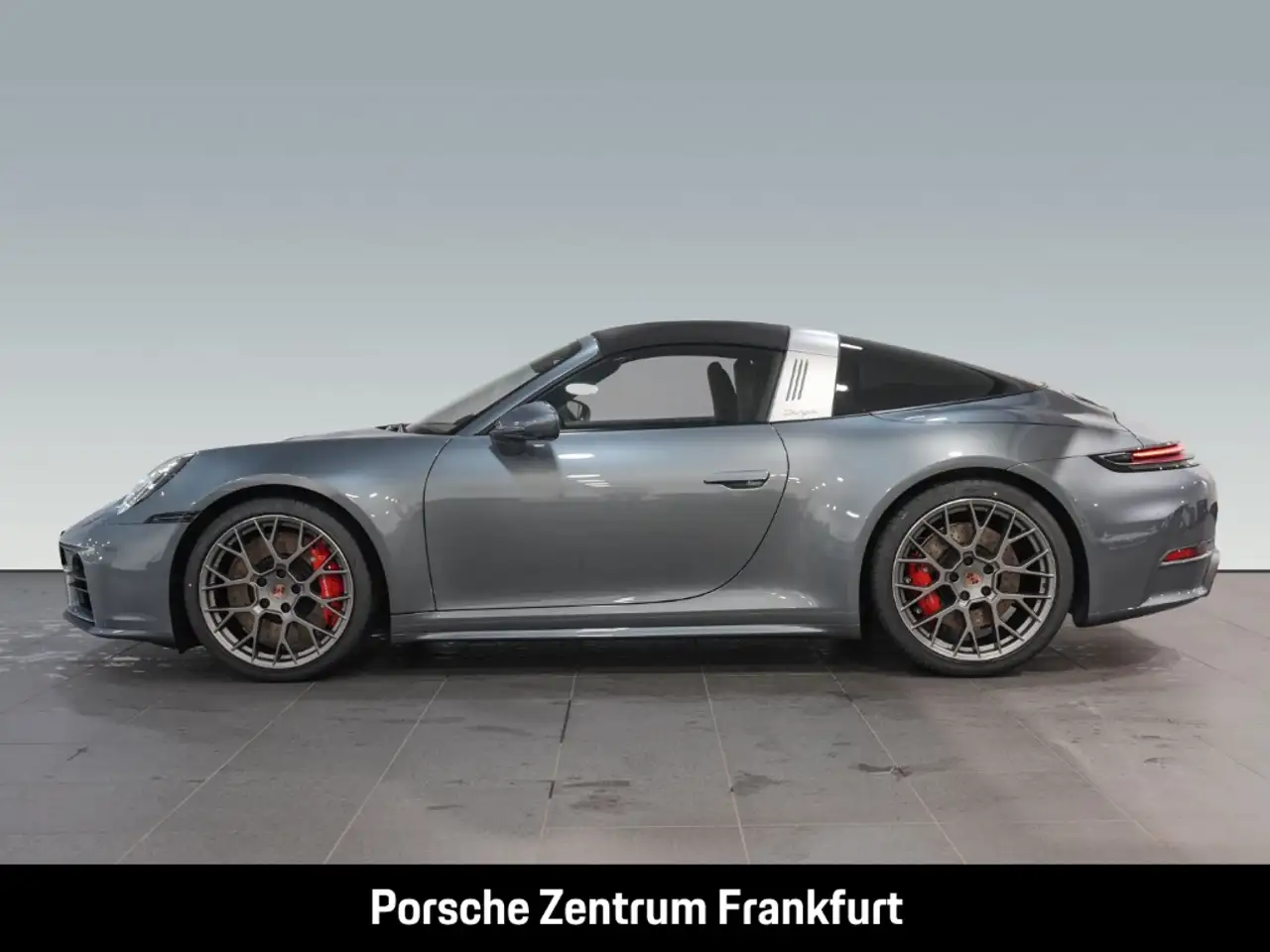 Porsche 992 911 2