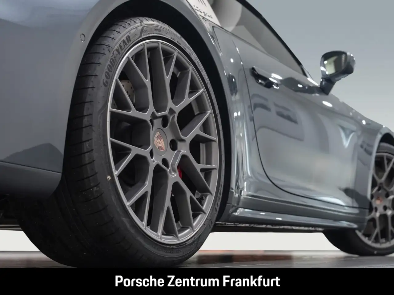 Porsche 992 911 6