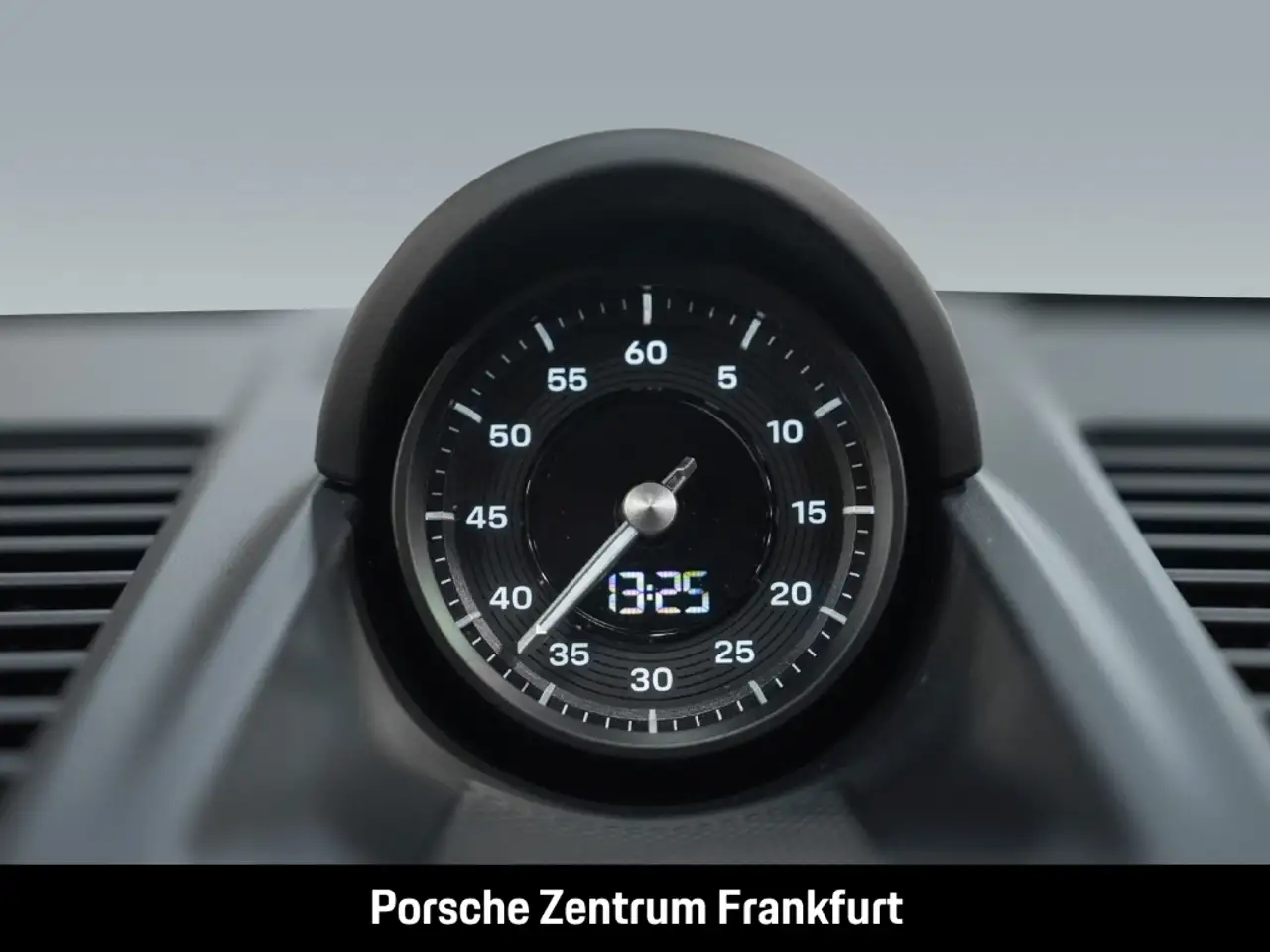 Porsche 992 911 13