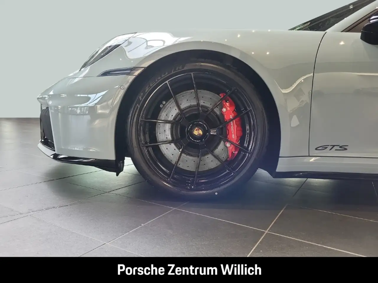Porsche 992 911 6