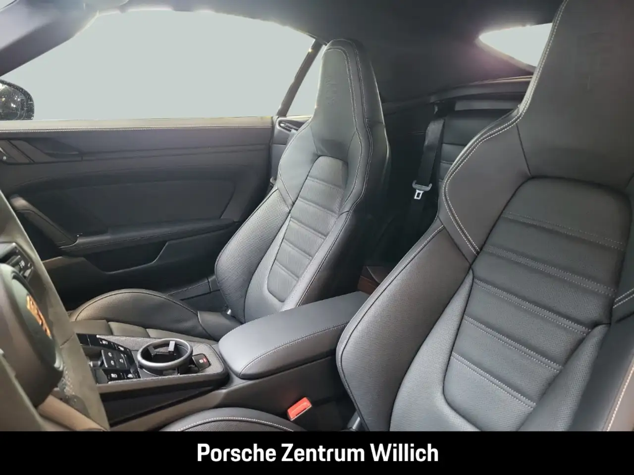 Porsche 992 911 8