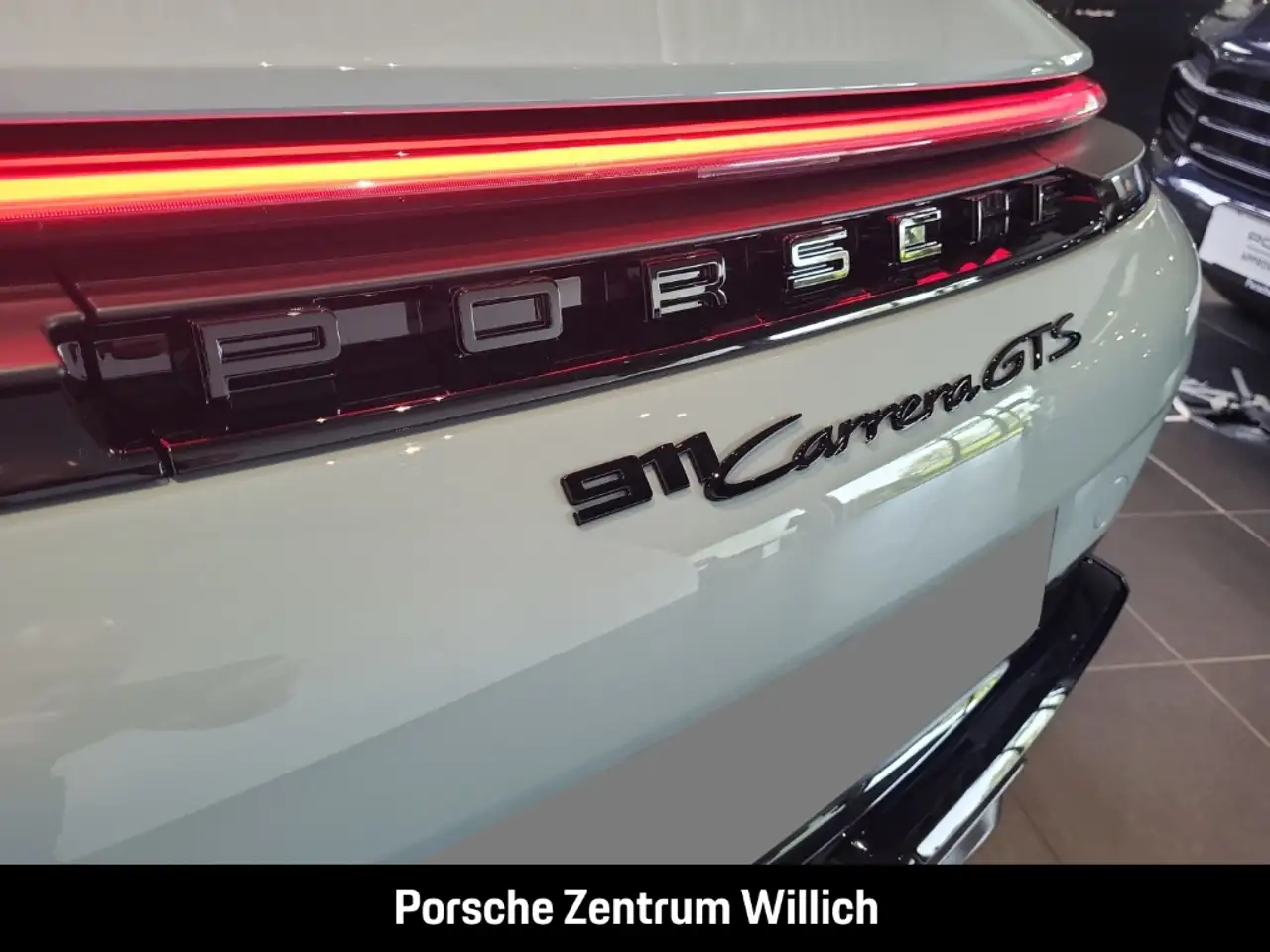 Porsche 992 911 11