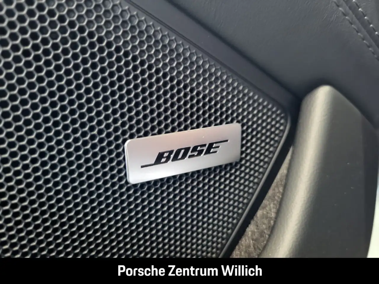Porsche 992 911 13