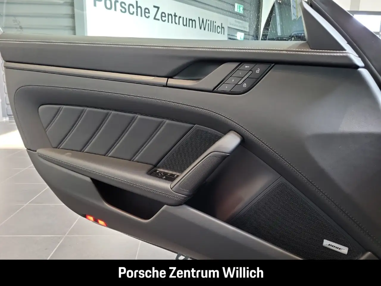 Porsche 992 911 14