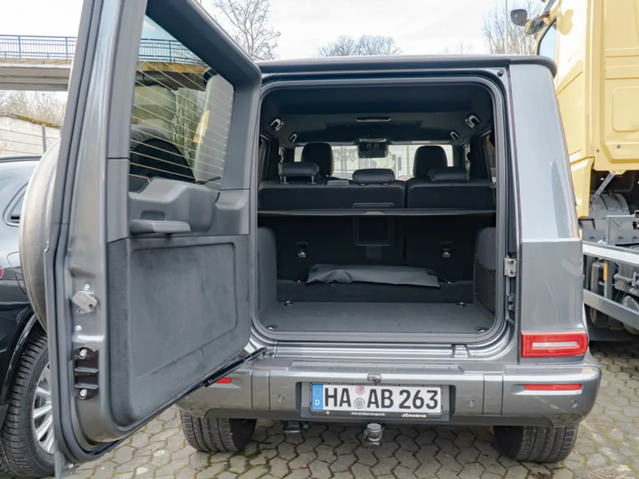 Mercedes-Benz G 450 7