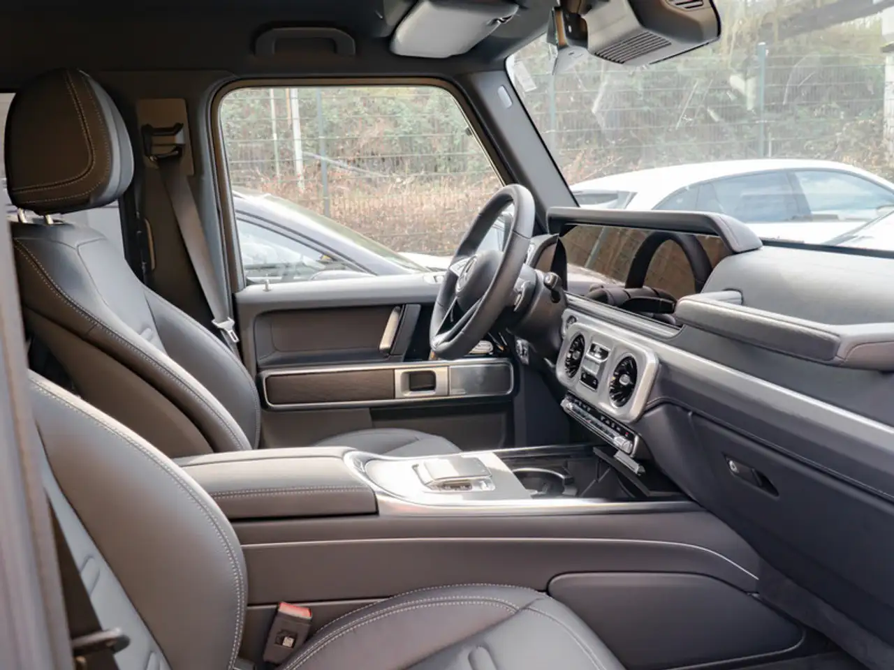Mercedes-Benz G 450 9