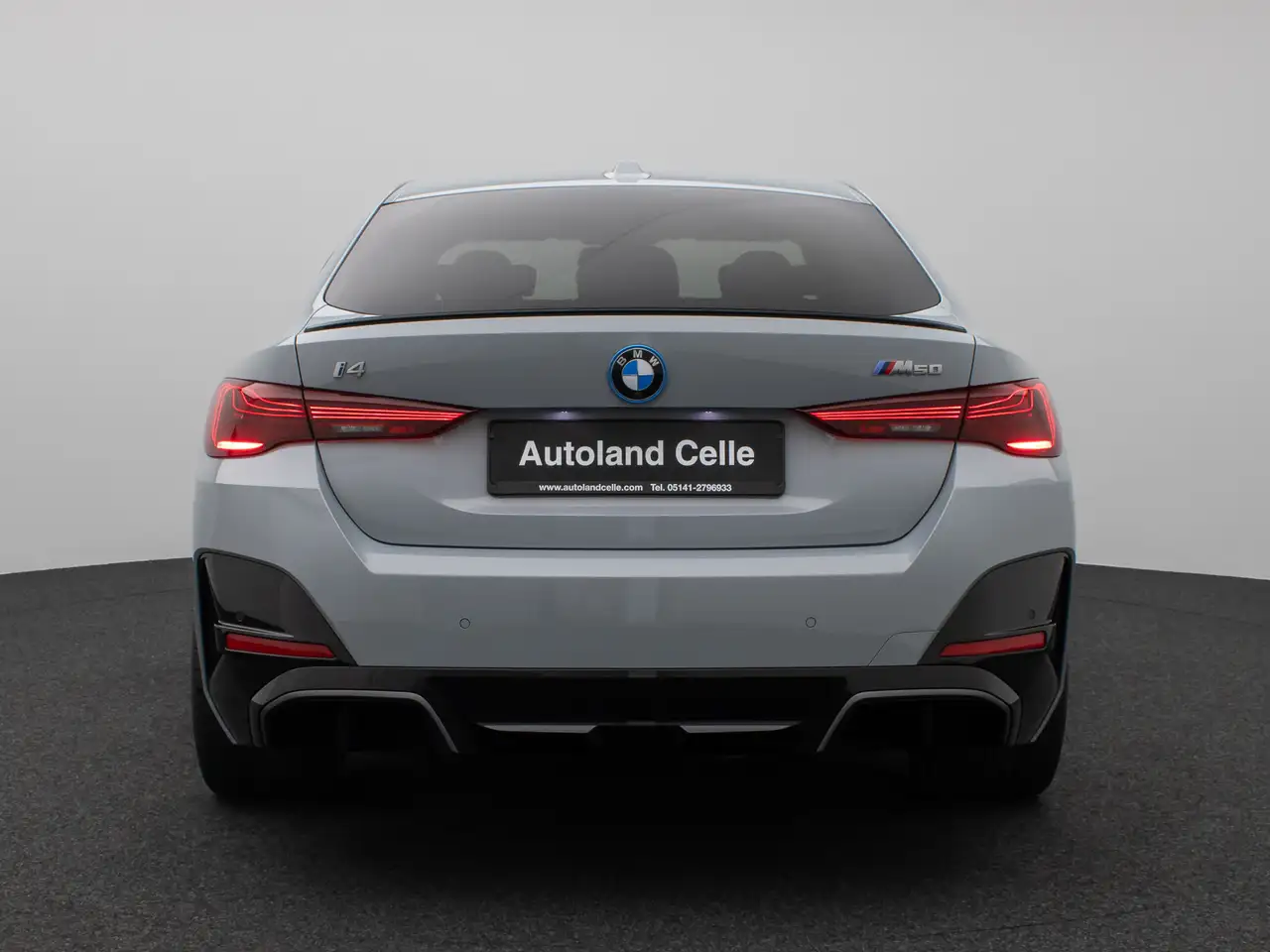 BMW i4 8