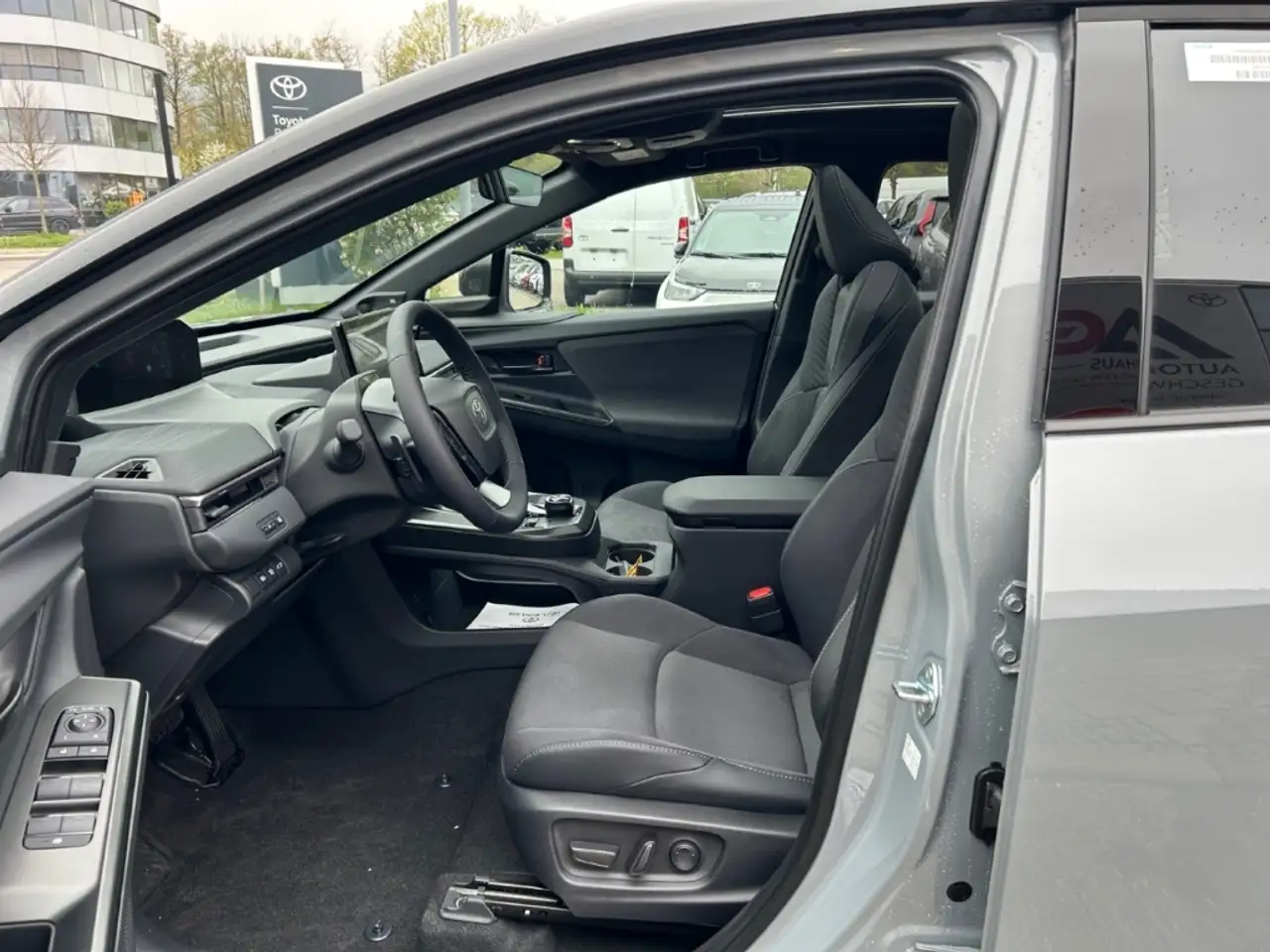 Toyota C-HR 11
