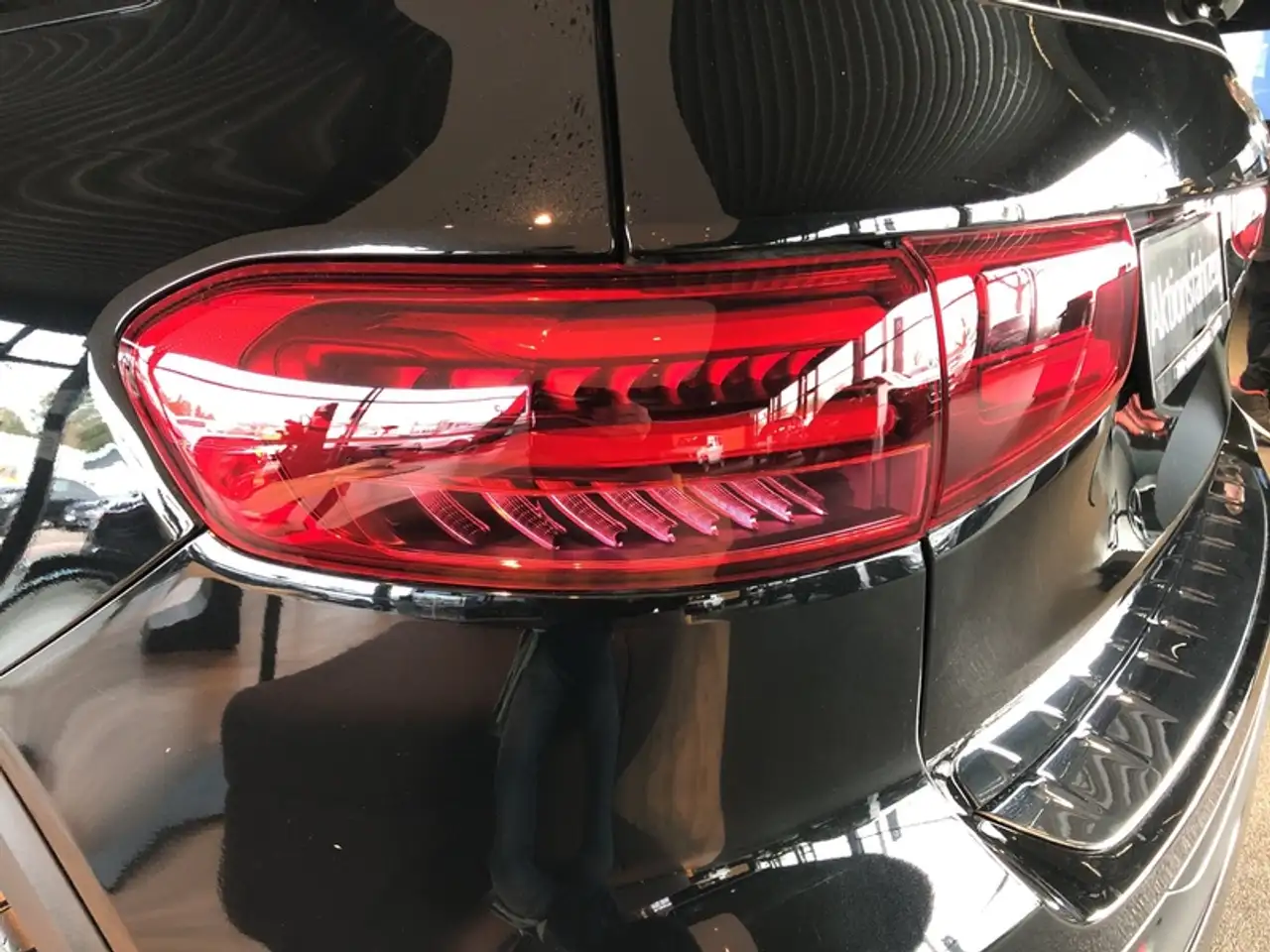 Mercedes-Benz GLB 220 12