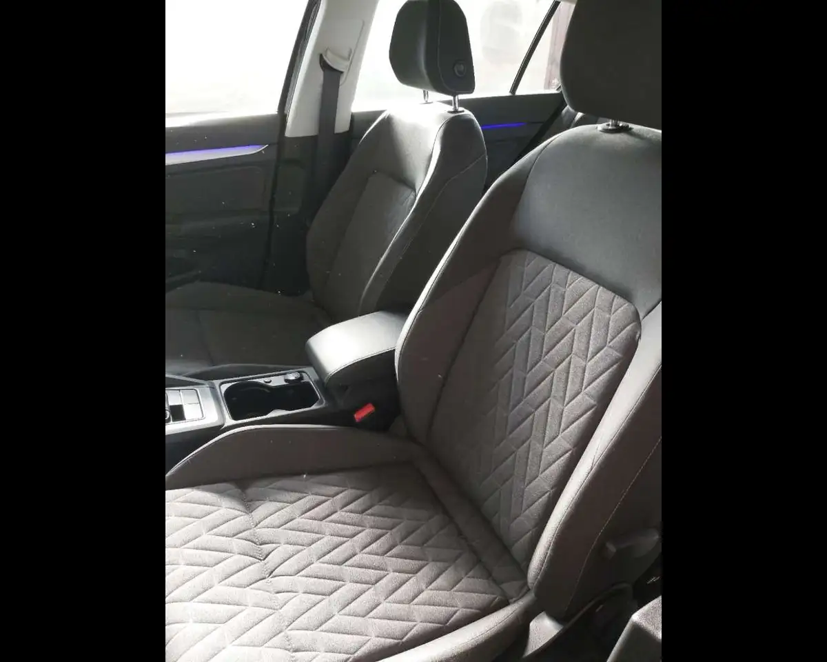Volkswagen Golf 10
