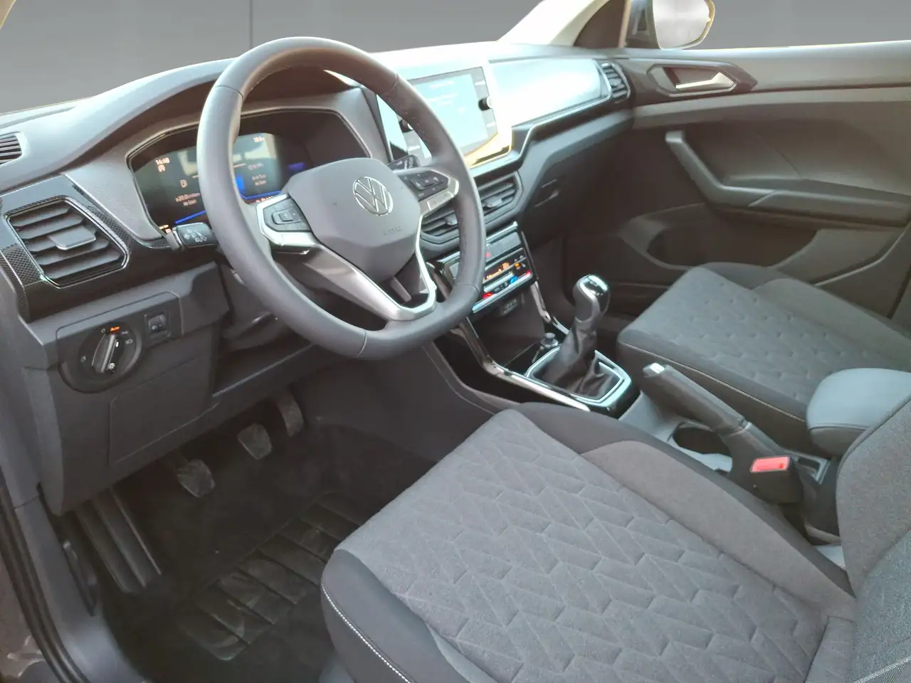 Volkswagen T-Cross 8