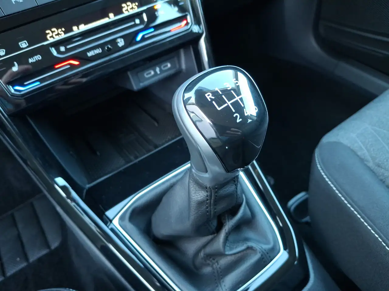 Volkswagen T-Cross 9