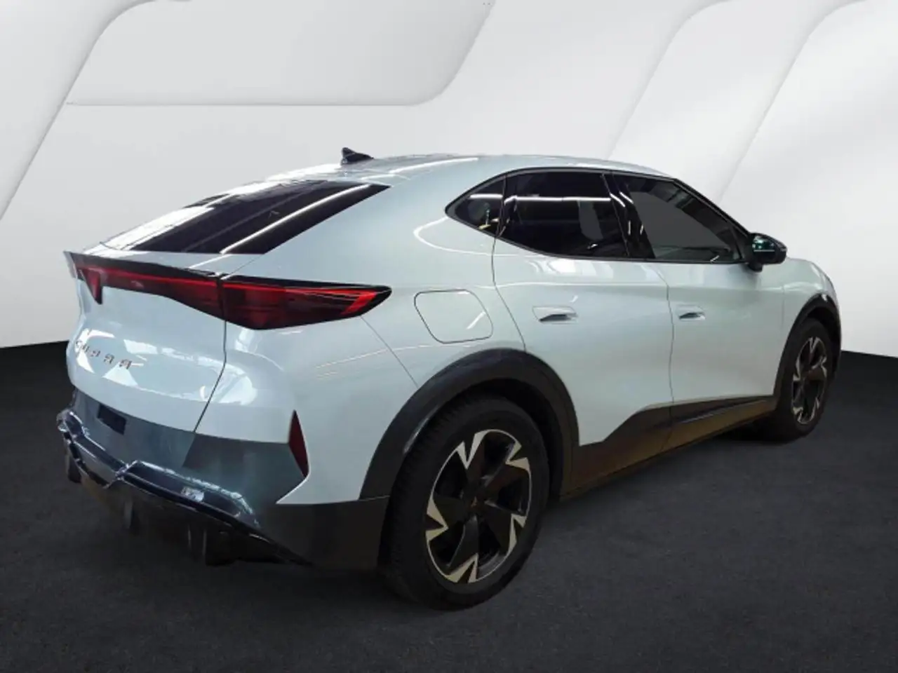 Cupra Tavascan 3