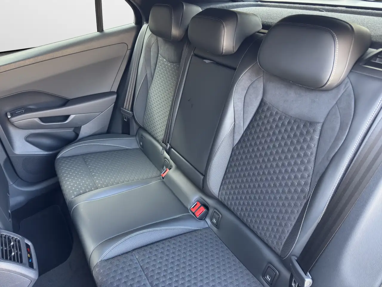 Volkswagen T-Roc 12
