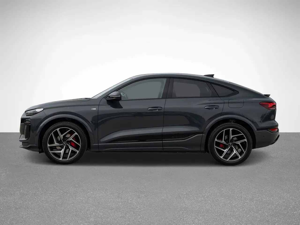 Audi Q6 3