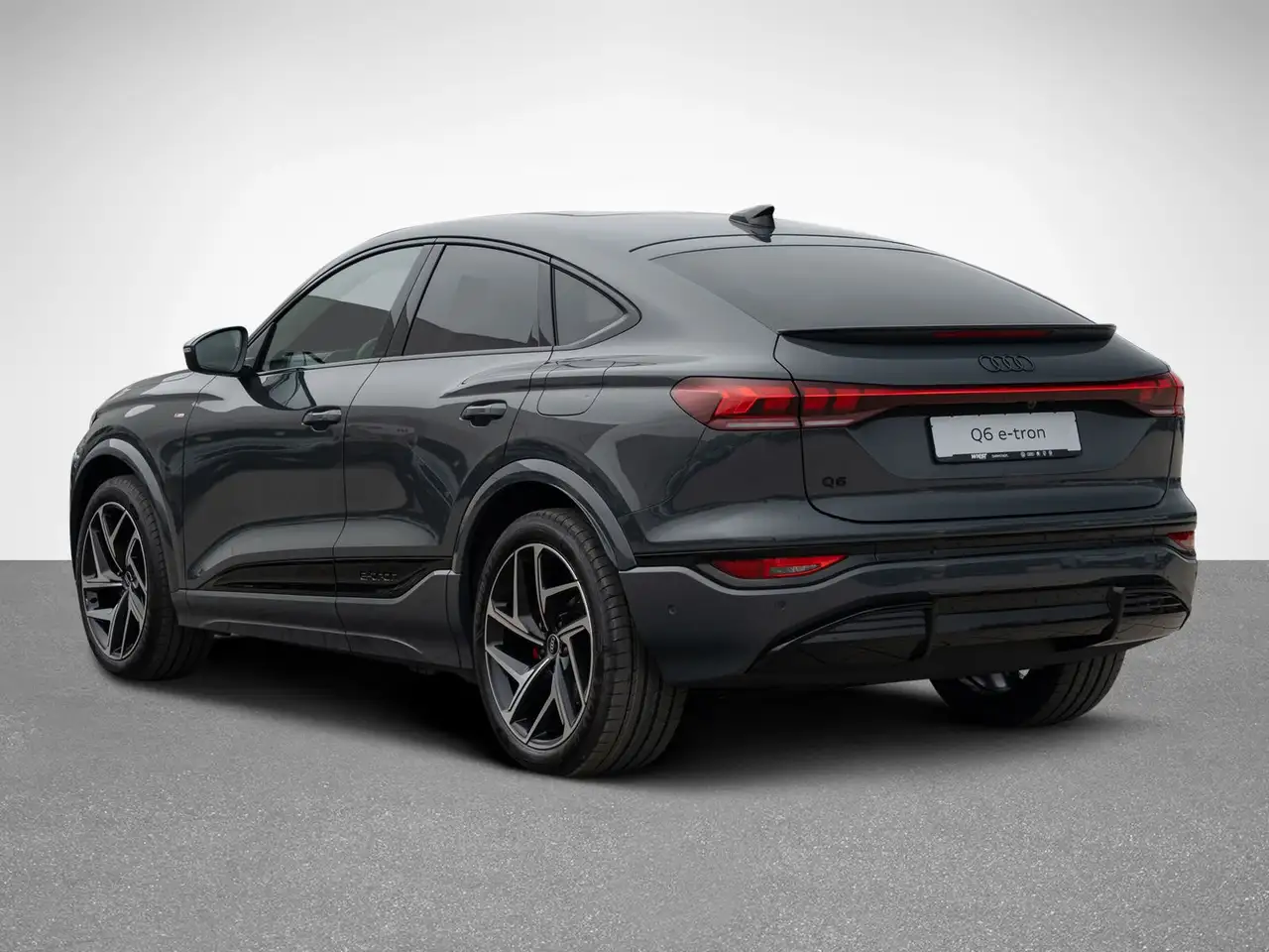 Audi Q6 4
