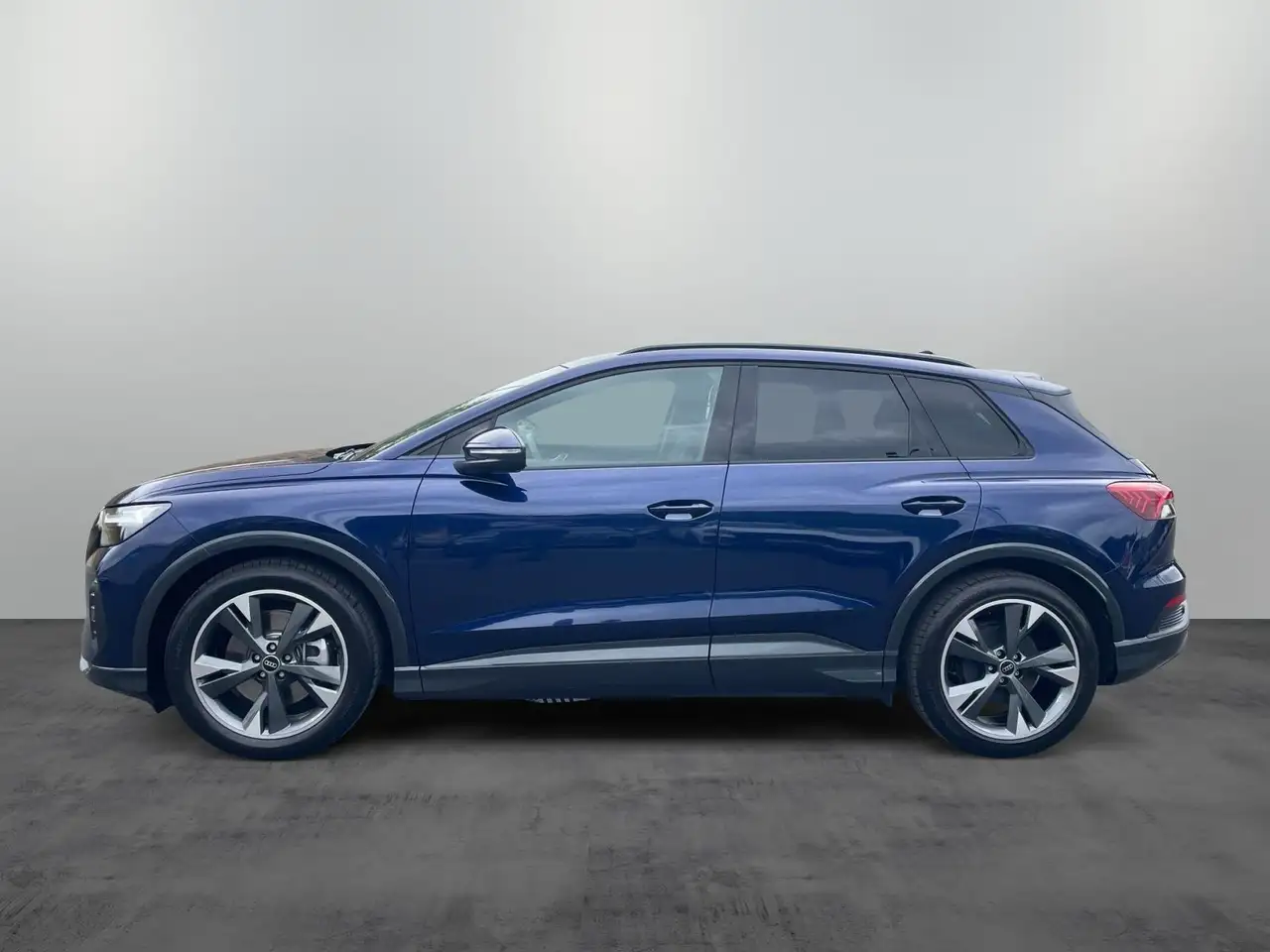 Audi Q4 5