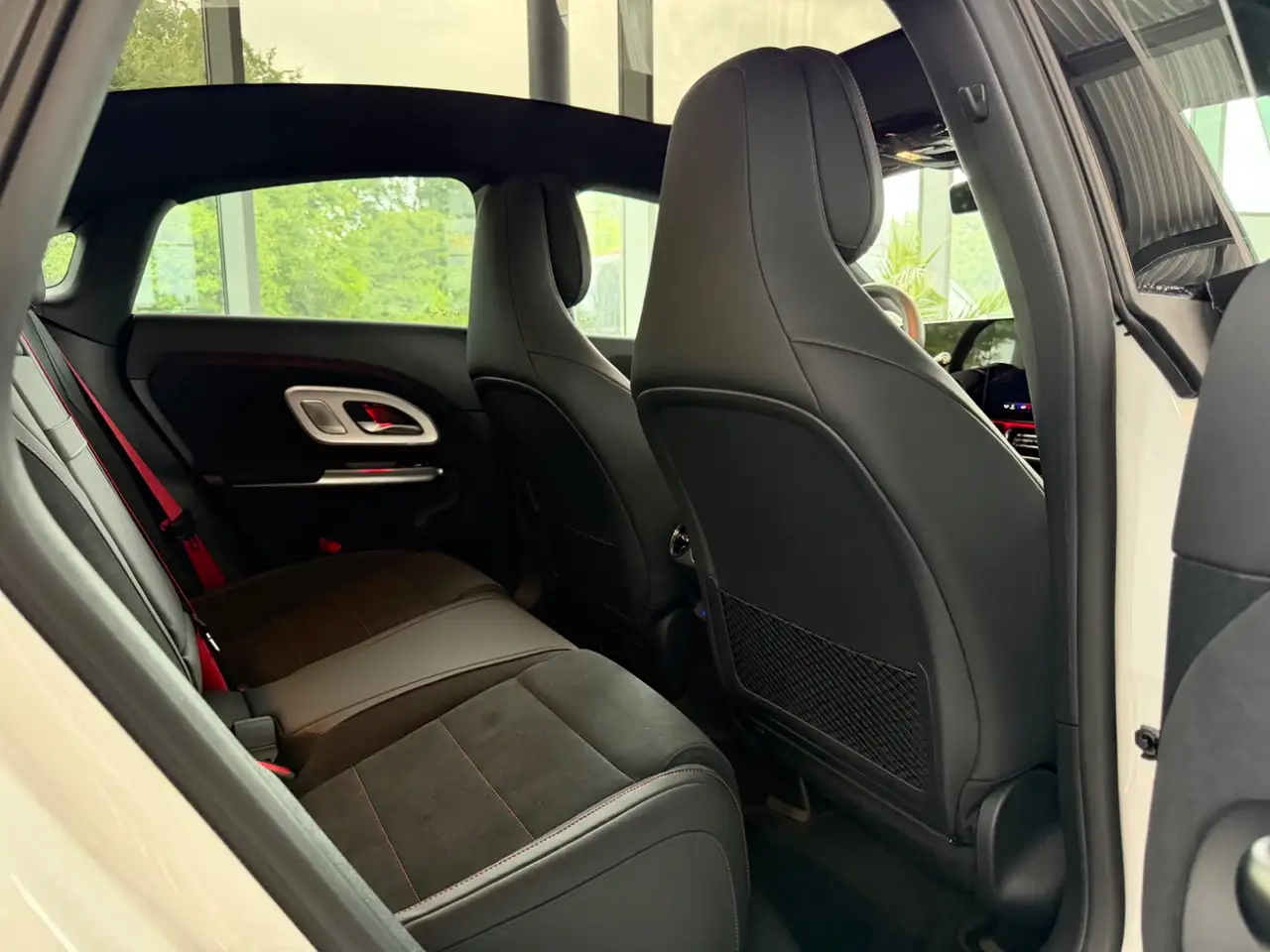 Mercedes-Benz CLA 200 13