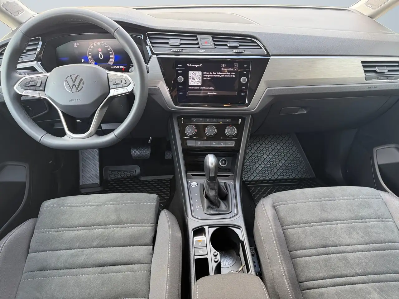 Volkswagen Touran 8