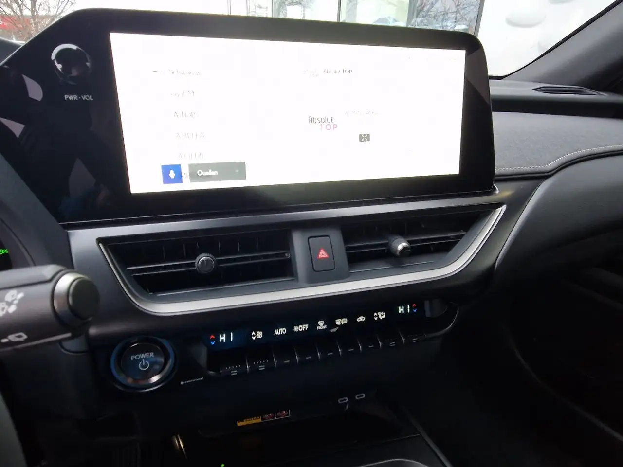 Lexus UX 11