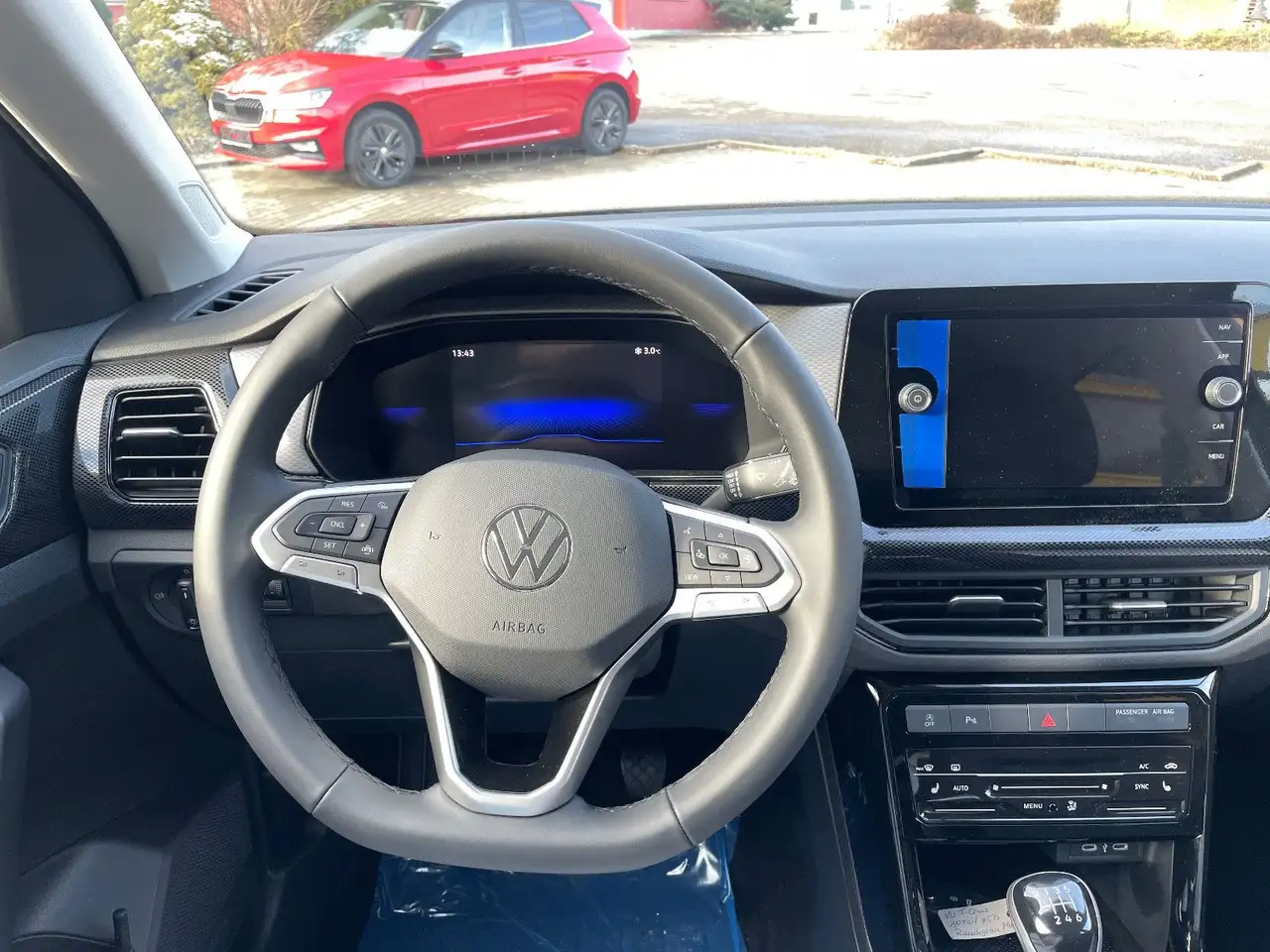 Volkswagen T-Cross 6