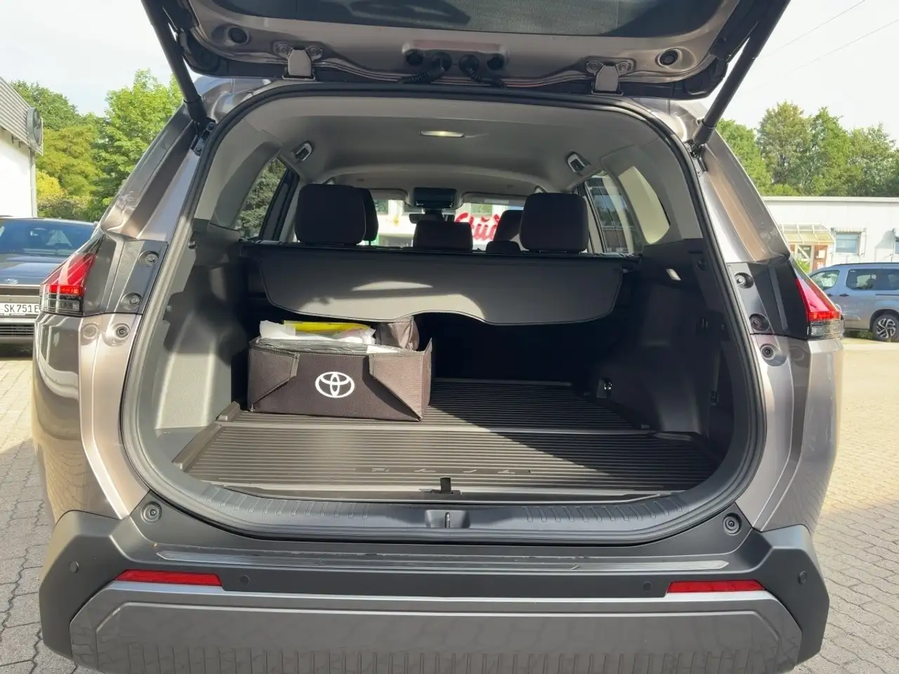 Toyota RAV4 13