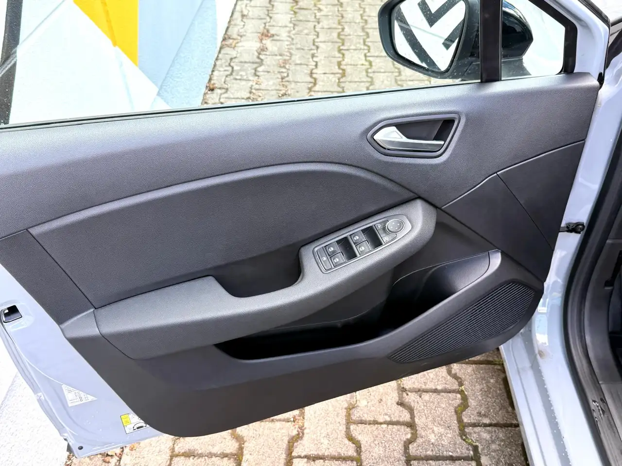 Renault Clio V 8