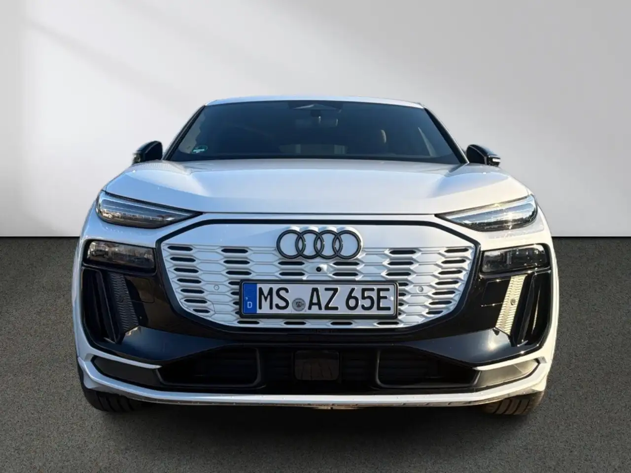 Audi Q6 4