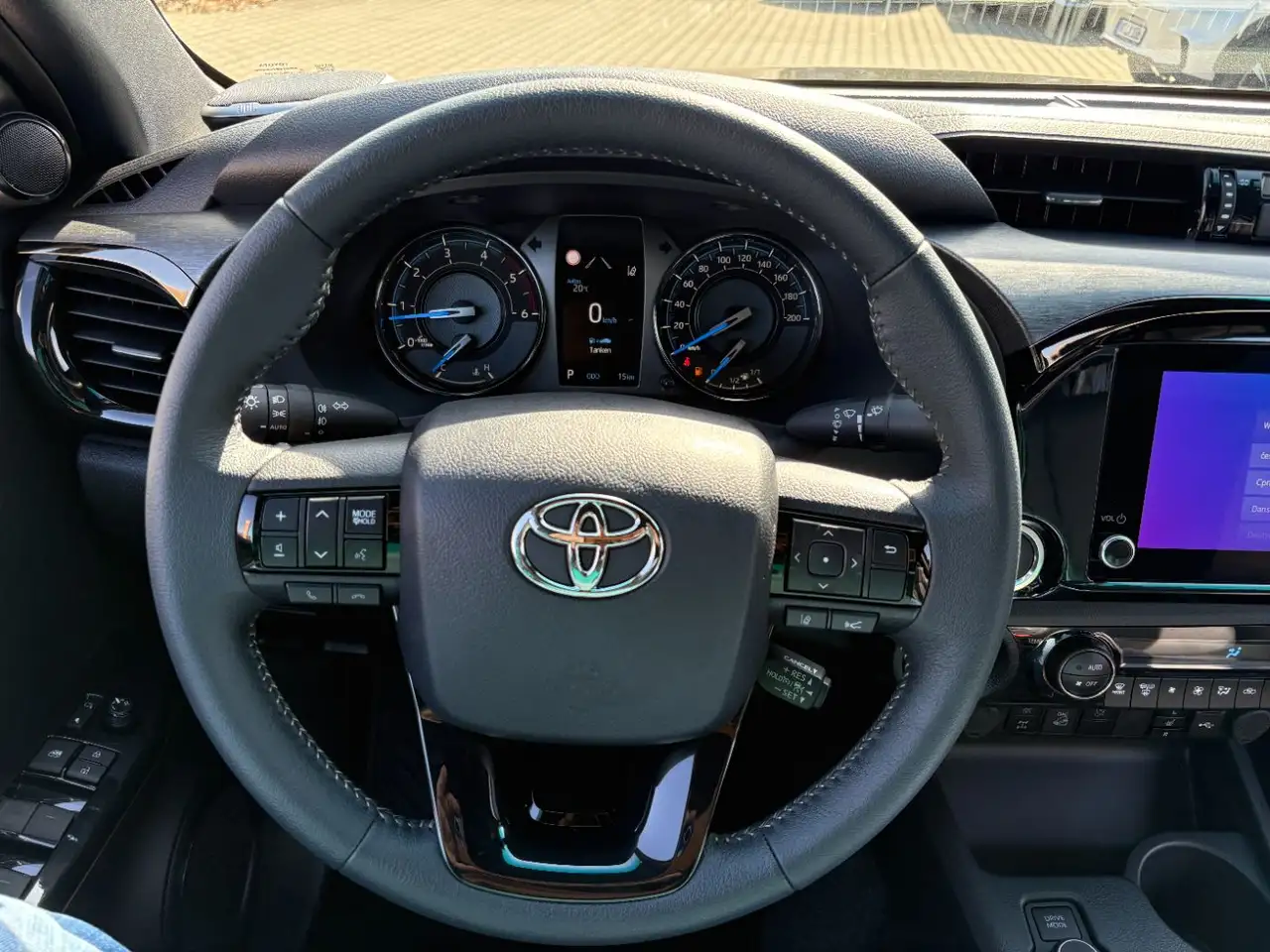 Toyota Hilux 8