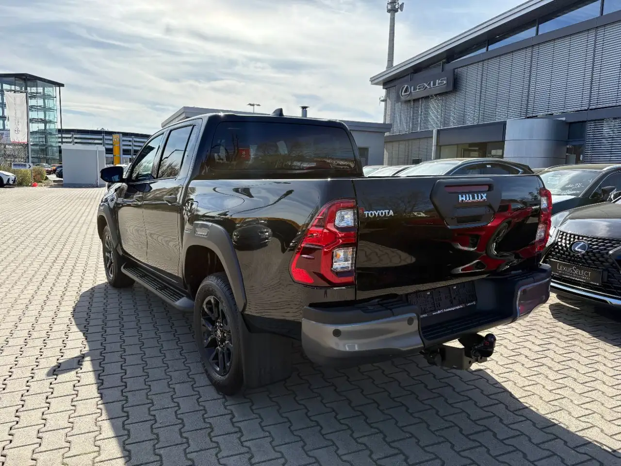 Toyota Hilux 16