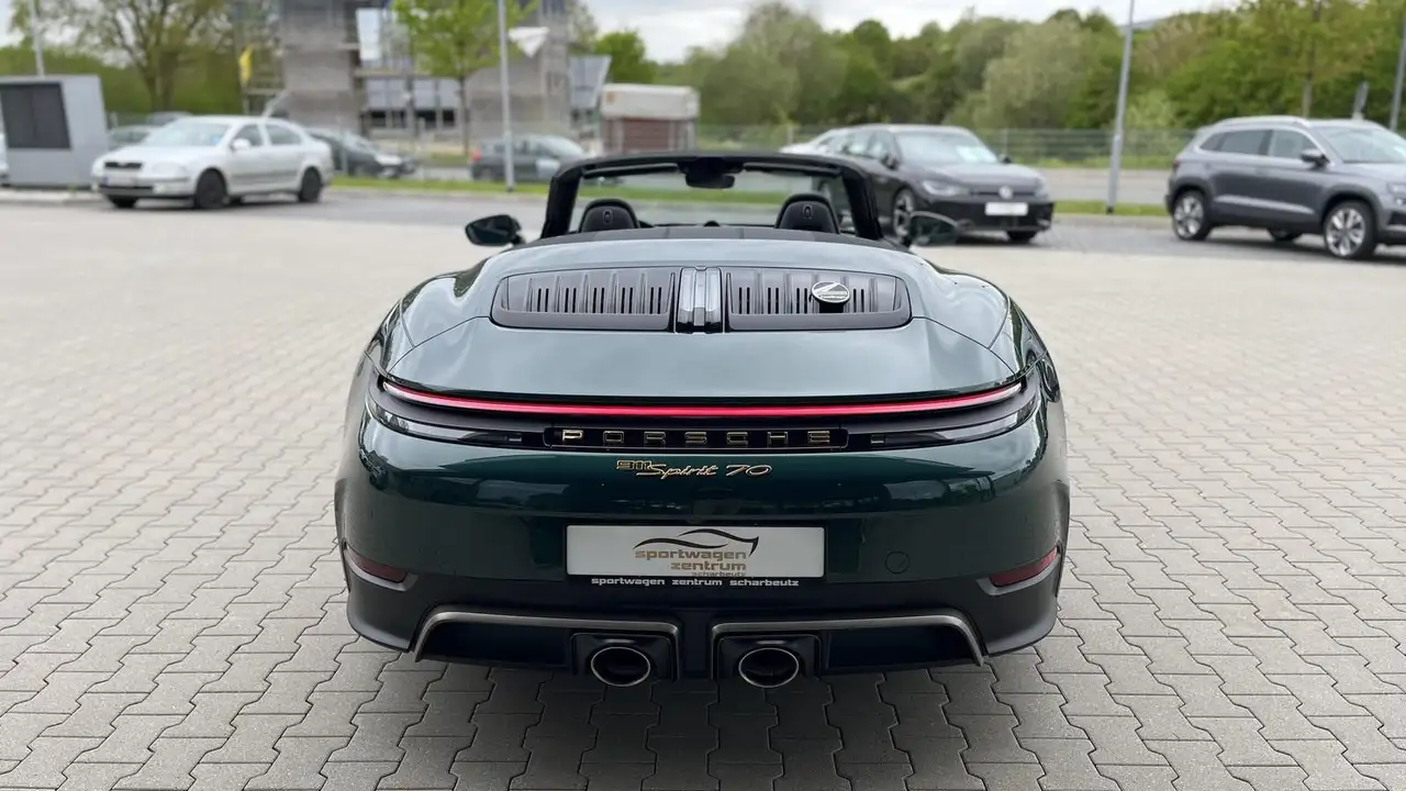 Porsche 992 9