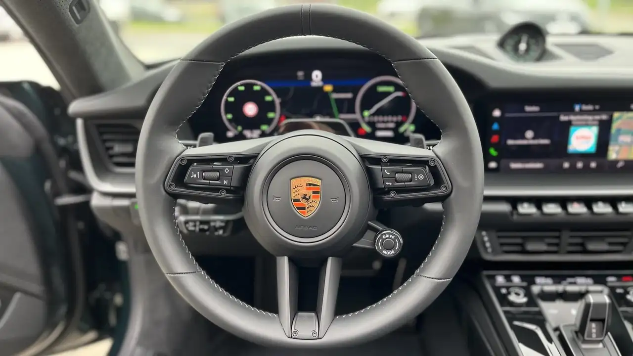 Porsche 992 16