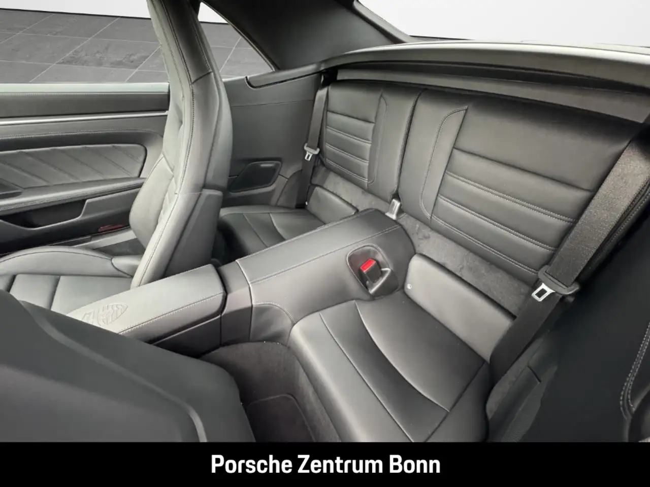 Porsche 992 911 13