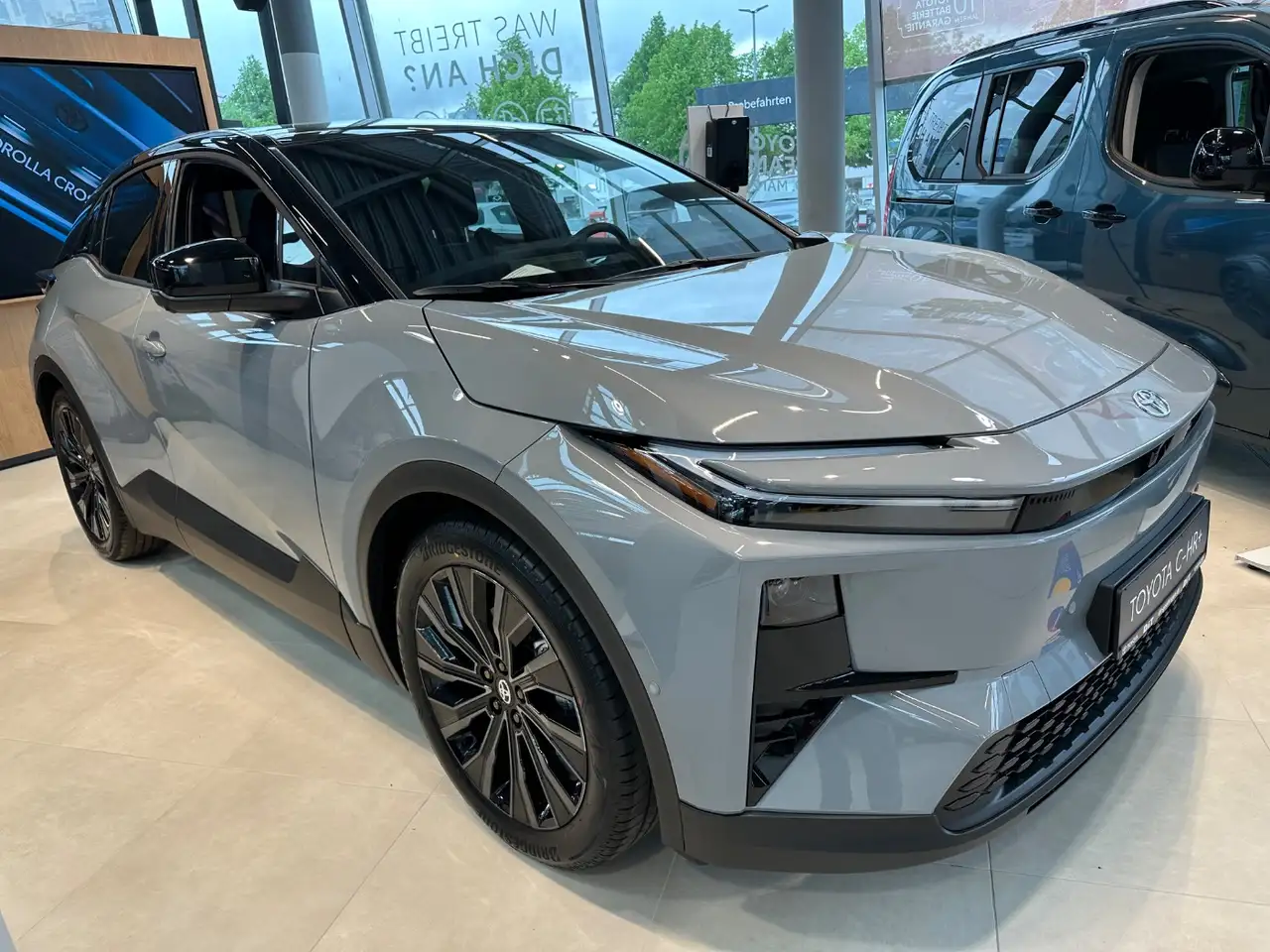 Toyota C-HR 2