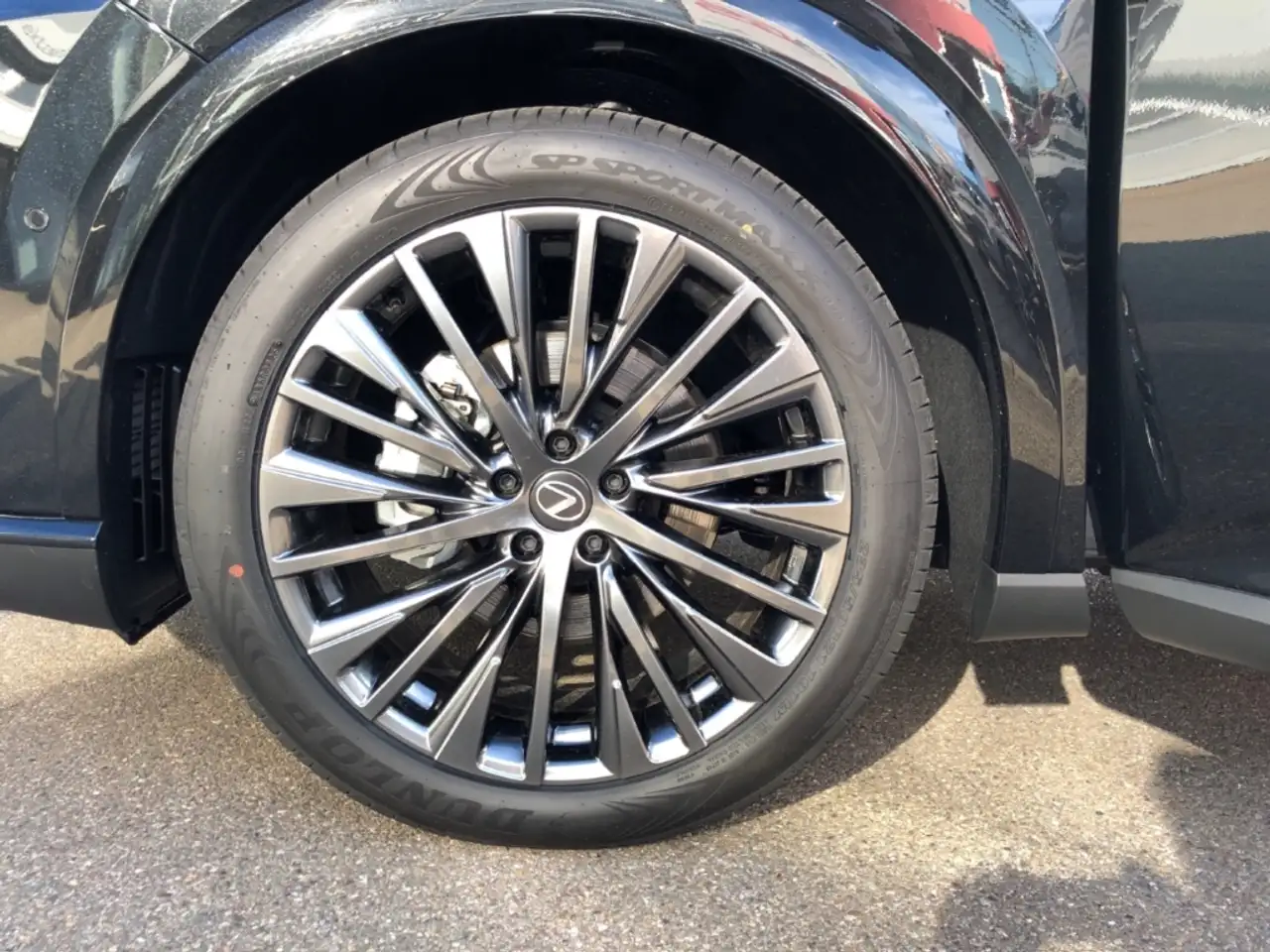 Lexus RX 9