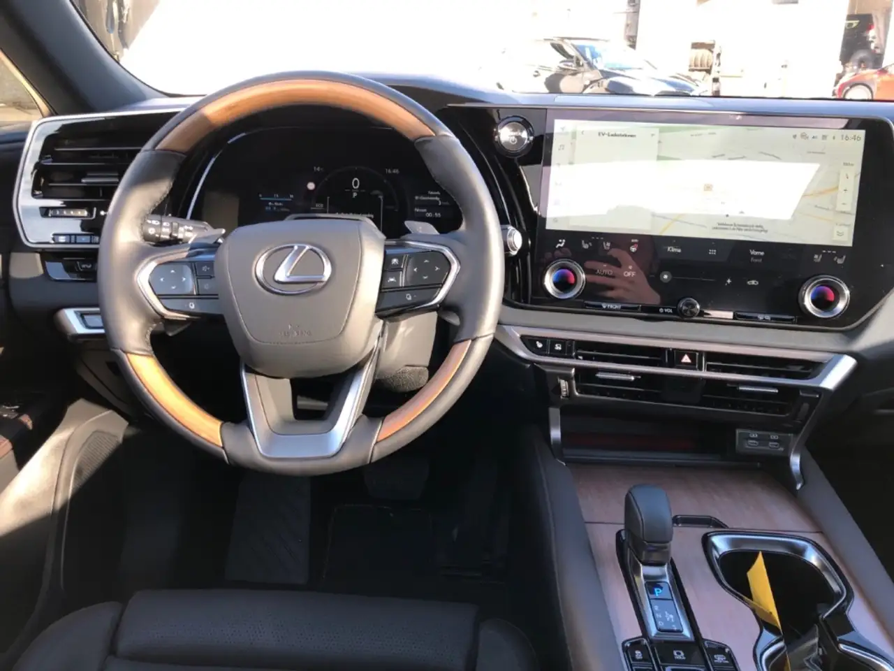 Lexus RX 16