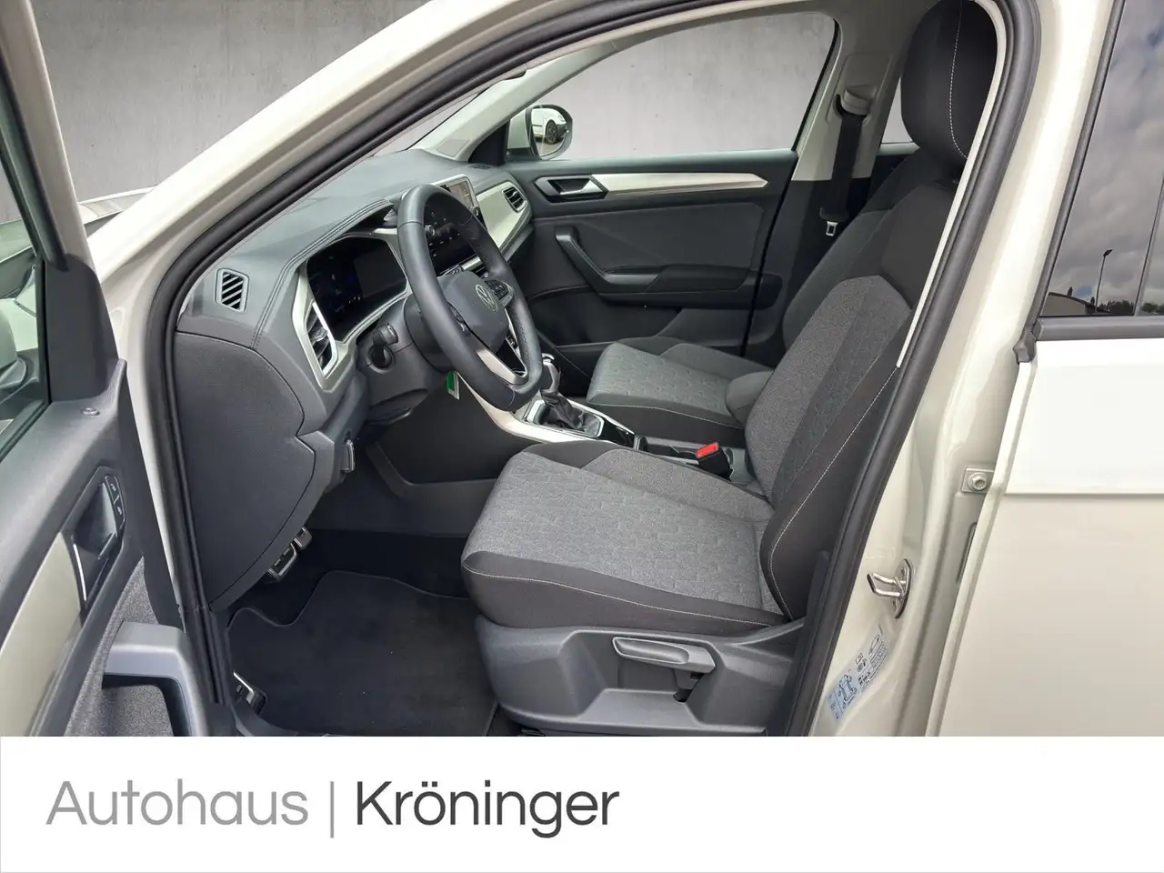 Volkswagen T-Roc 8