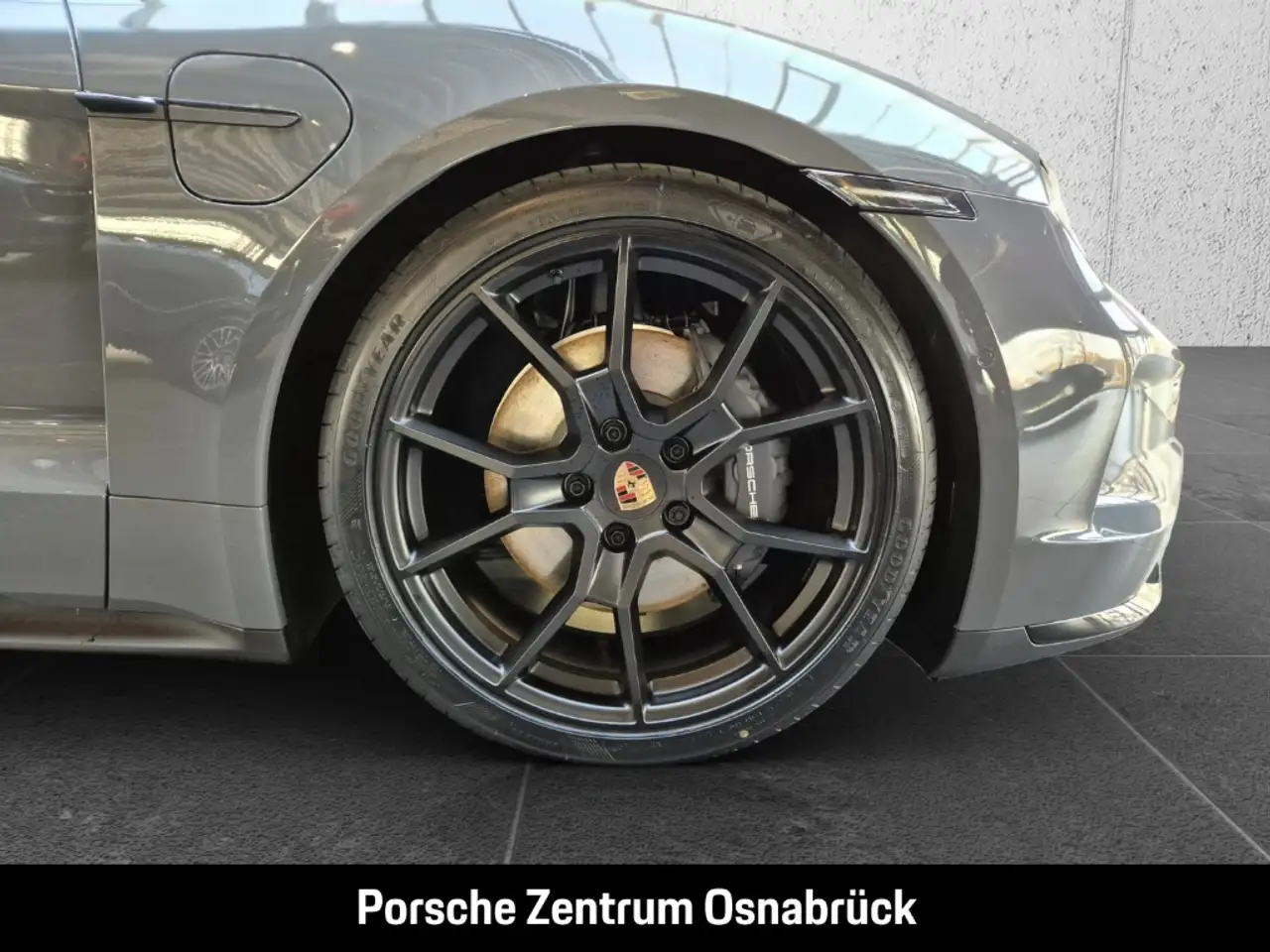Porsche Taycan 12