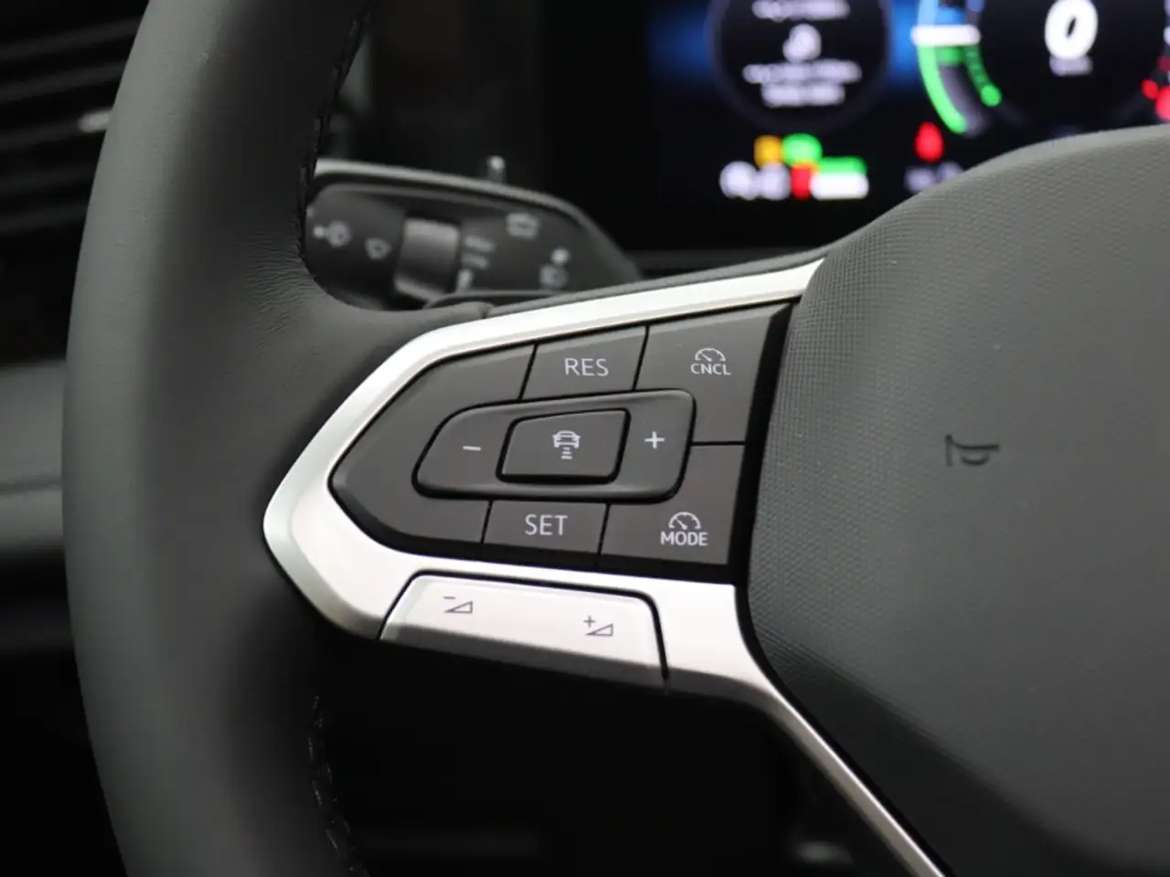 Volkswagen Tiguan 16