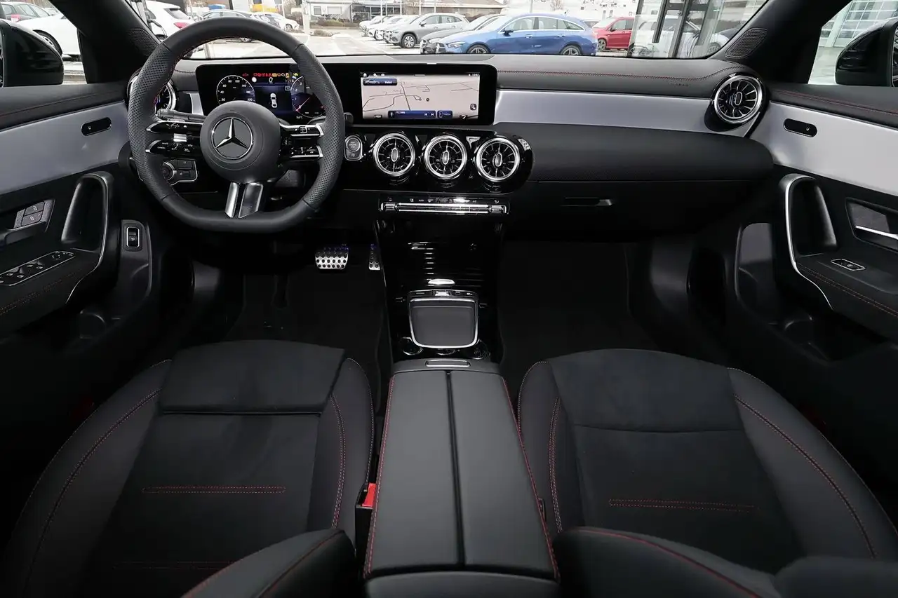 Mercedes-Benz CLA 200 5
